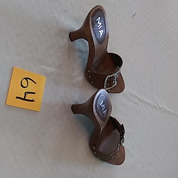 Heels - Picture 3 of 5